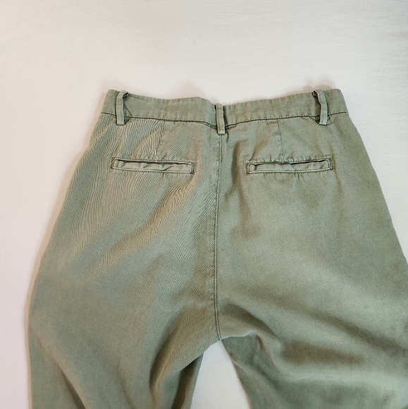 AG Adriano Goldschmied The Evan relaxed pleated trousers green crop cropped 25 - Picture 6 of 14